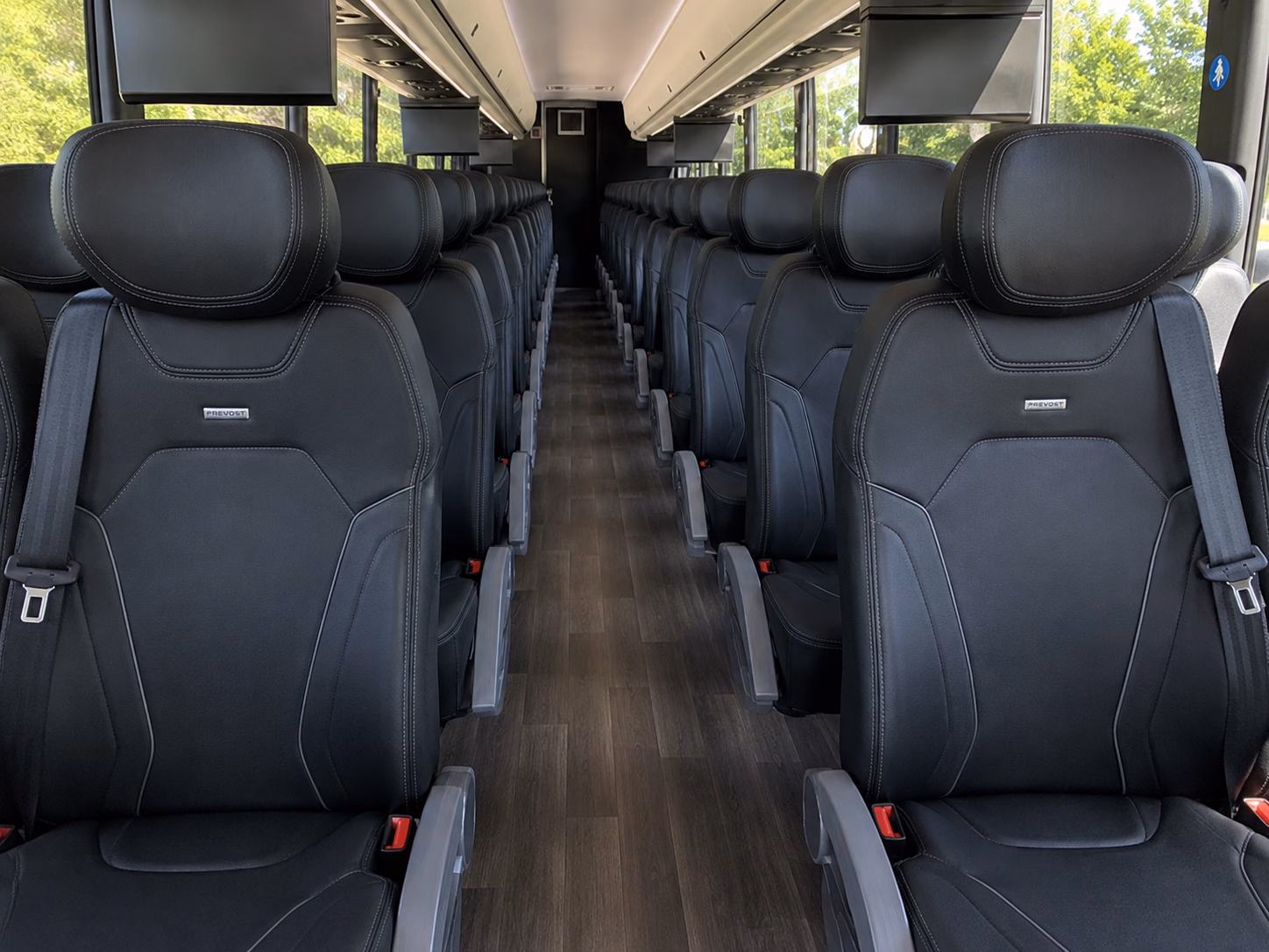 charter buses to seneca park zoo and genesee country village